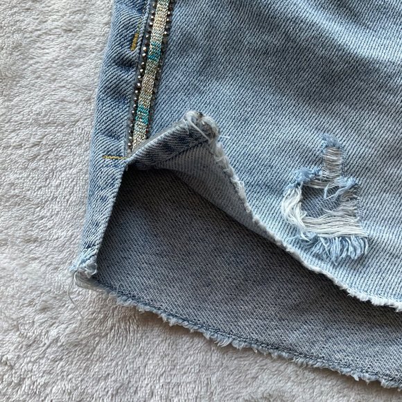 Zara embellished high waisted distressed light washed shorts size 2-4 - Picture 10 of 12
